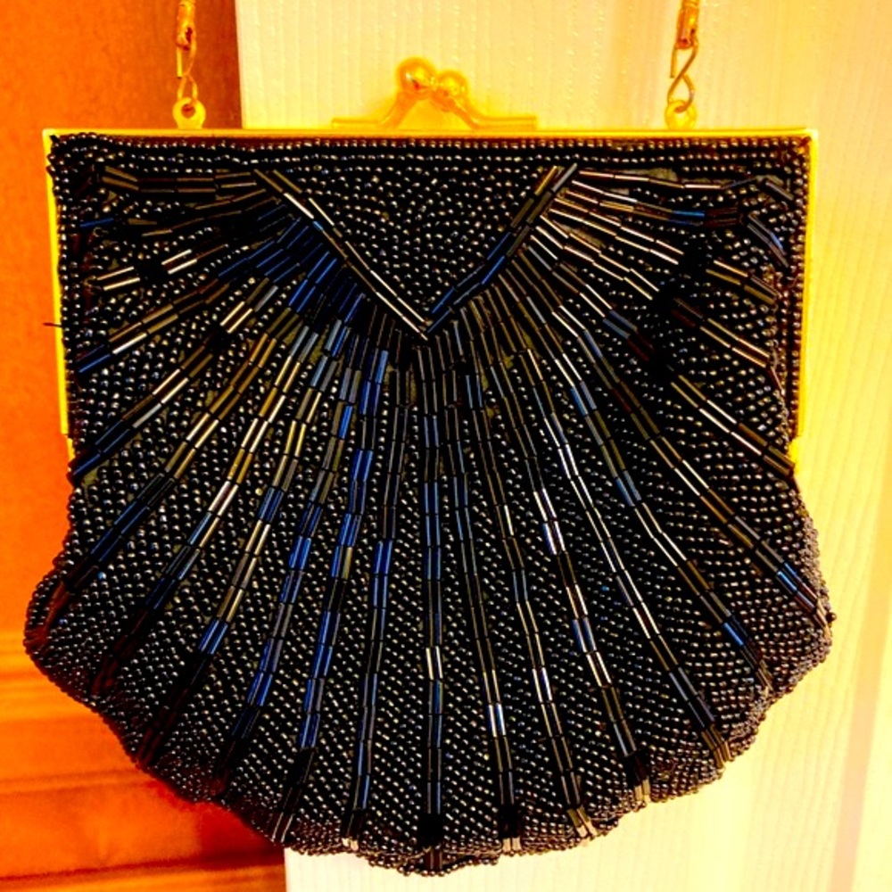 Beaded Metal Frame Purse in Black with Chain Strap